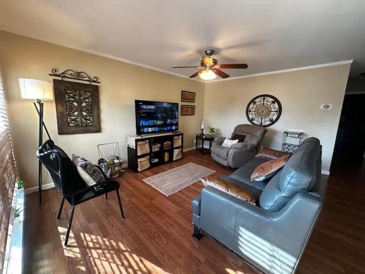Las Sombras #1207 Stylish condo Pool close to NE Hosp, Airport, Fort SH, Randall AFB Apartment in San Antonio