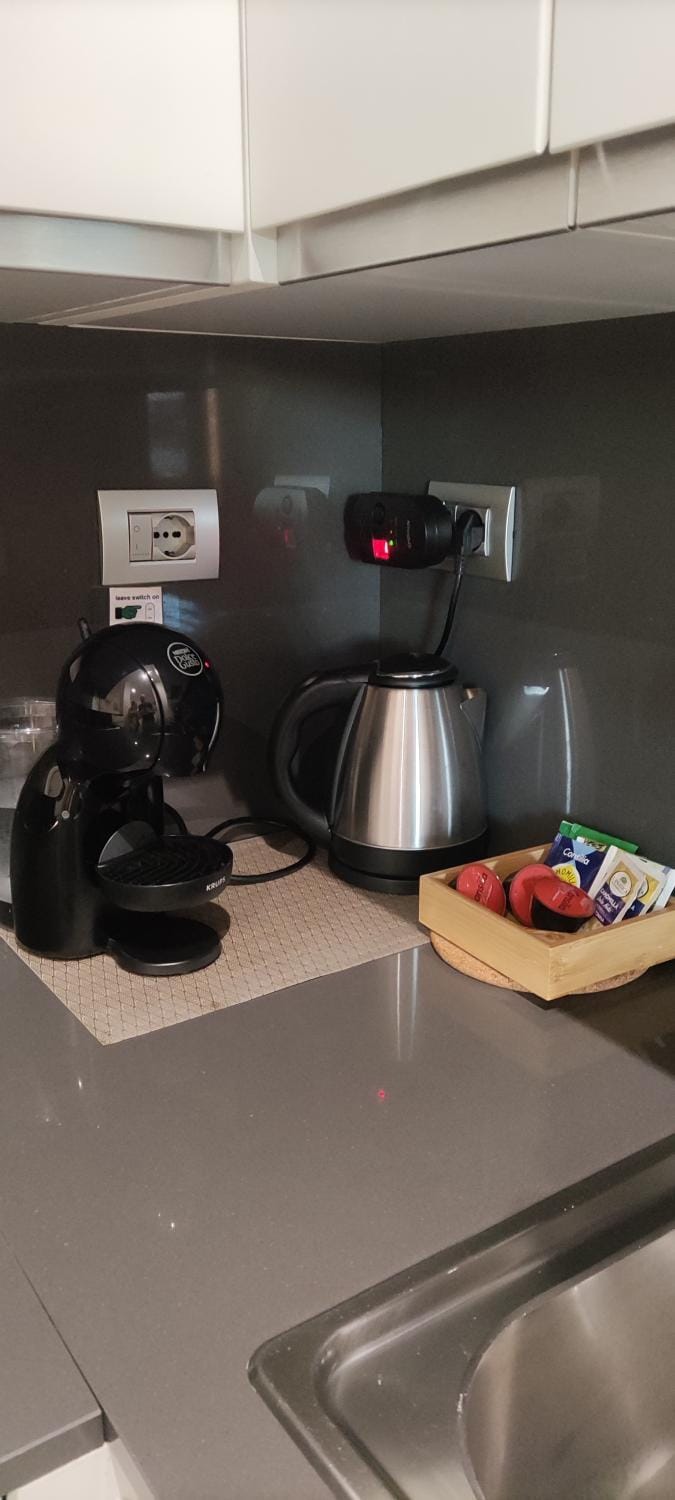 Coffee/tea facilities, kitchen