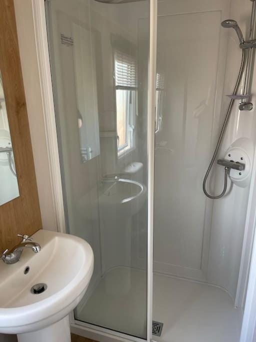 Weston pools lodge Apartment in Oswestry