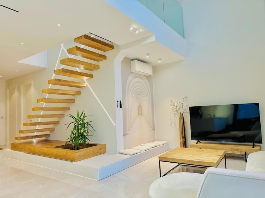 TV and multimedia, Living room, air conditioner