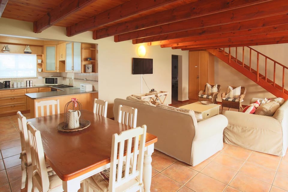 Communal lounge/ TV room, View (from property/room), Living room, Seating area, kitchen