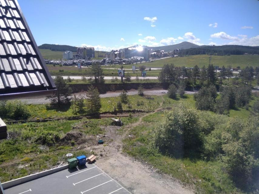 Neighbourhood, Natural landscape, Mountain view, Parking