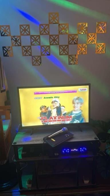 Communal lounge/ TV room, Communal lounge/ TV room, Karaoke, TV and multimedia, Evening entertainment, Evening entertainment