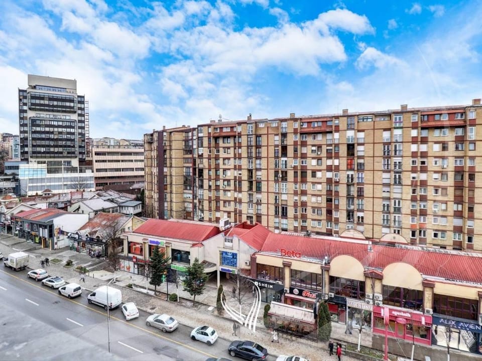 City view, Street view