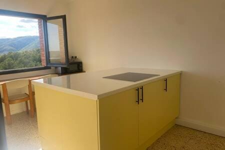 Para 12: piscina, BBQ, calma y café con vistas Villa in Baix Penedès