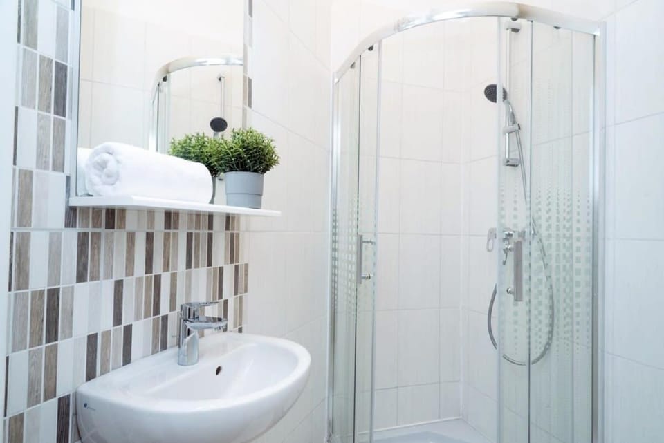 Relaxing brand NEW spot in the lively center Apartment in Budapest