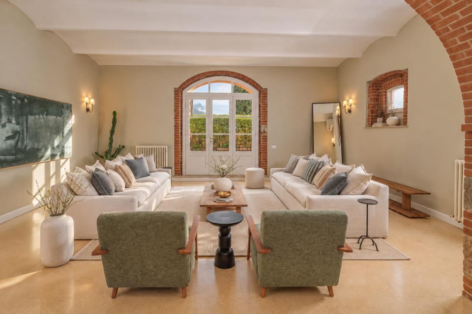 Living room, Seating area