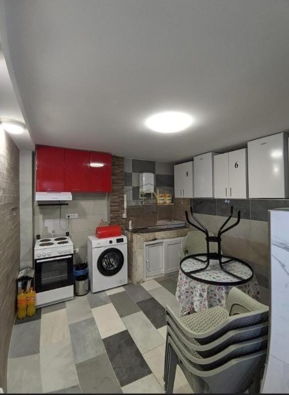 Kitchen or kitchenette