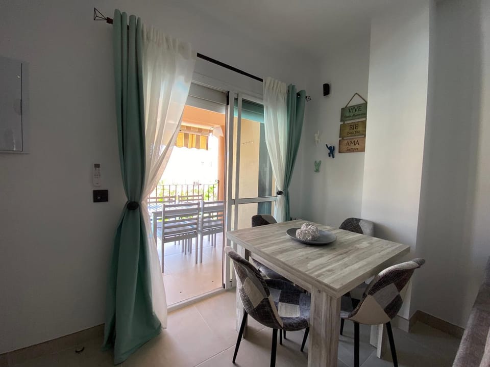 Playa La Barrosa, AlojamientosLola Apartment in Chiclana de la Frontera