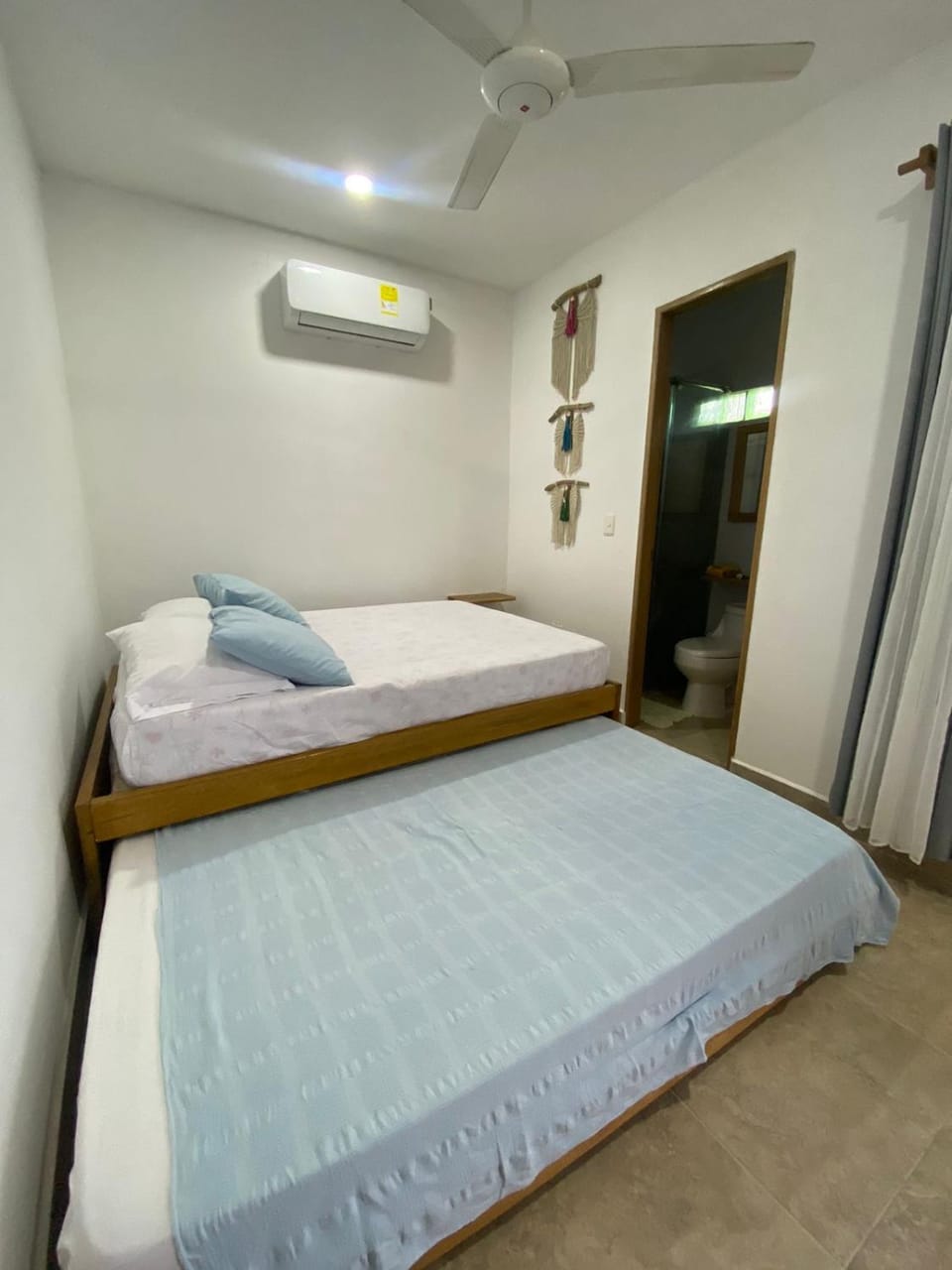 Bed, Photo of the whole room, Bedroom, air conditioner
