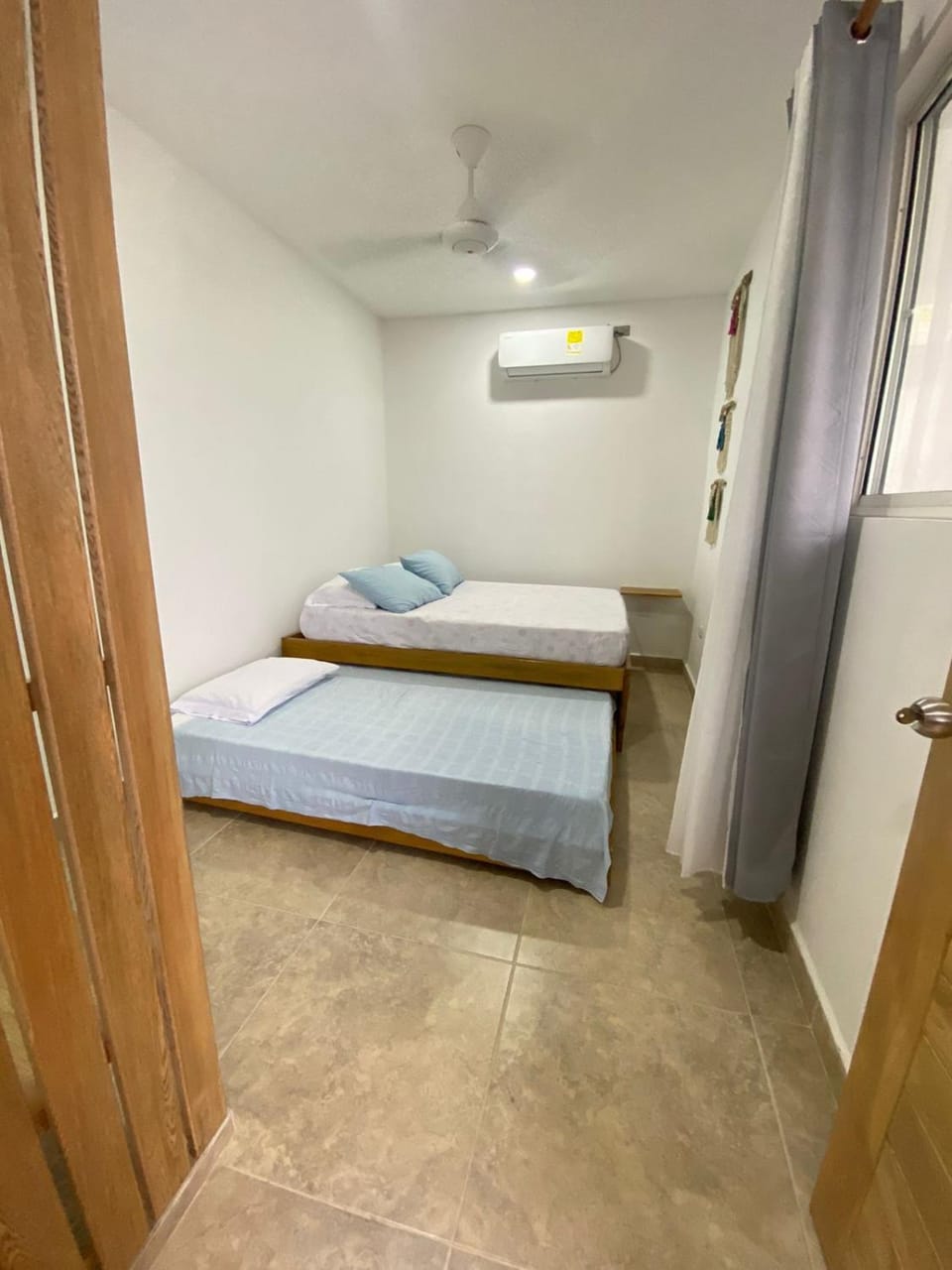 Bed, Photo of the whole room, Bedroom, air conditioner
