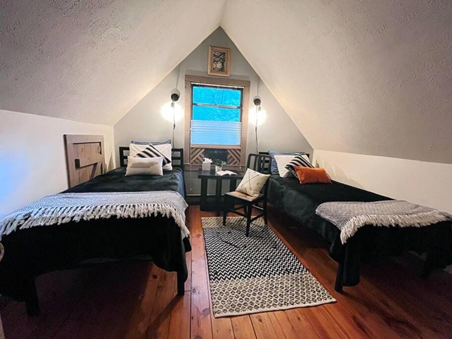 Treetop Cabin Cabin in Tennessee