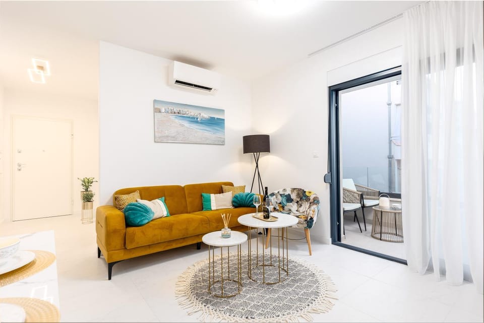 Balcony/Terrace, Living room, air conditioner