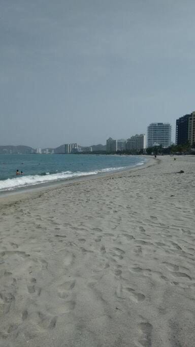 Apartamento en Edificio Bello Mar Apartment in Magdalena, Colombia