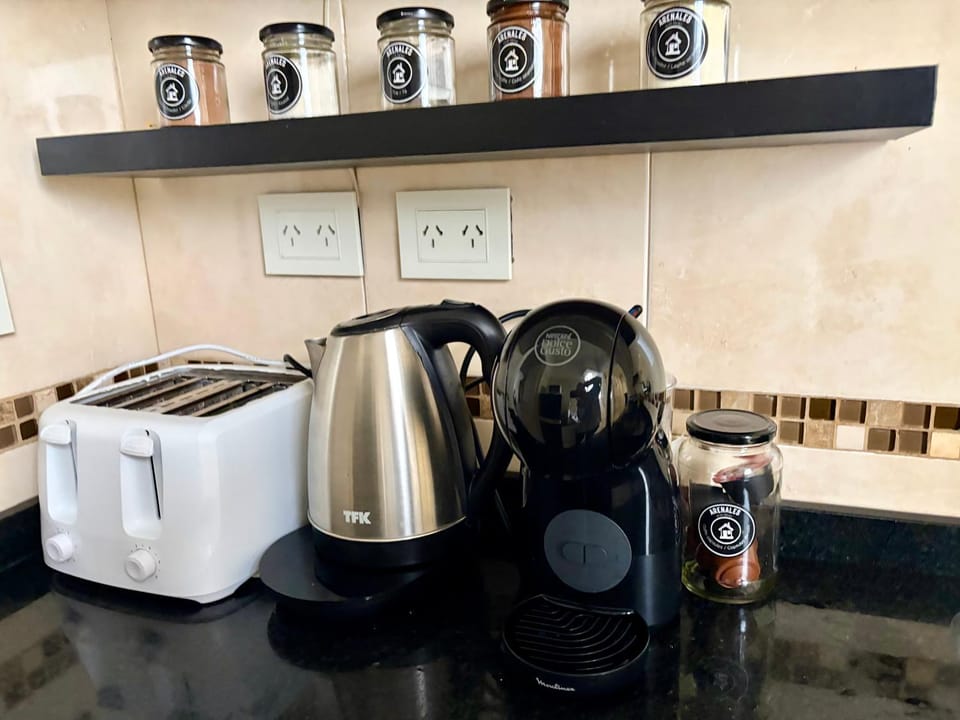 Coffee/tea facilities, Kitchen or kitchenette, toaster