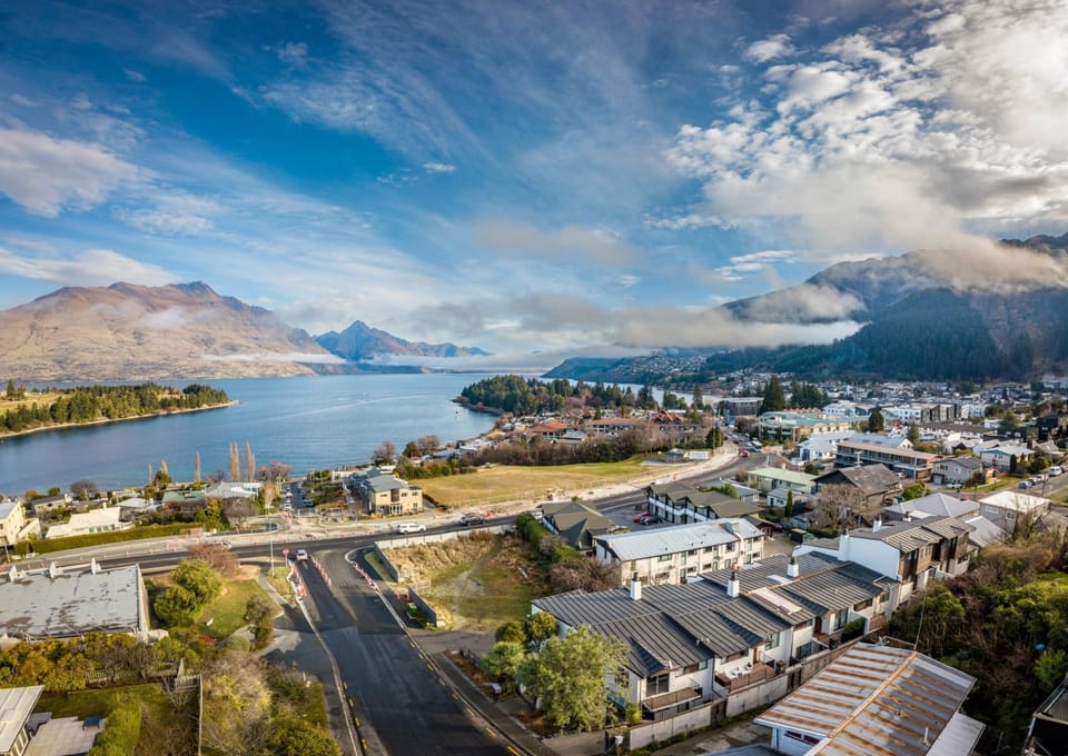 Property building, Bird's eye view, Location