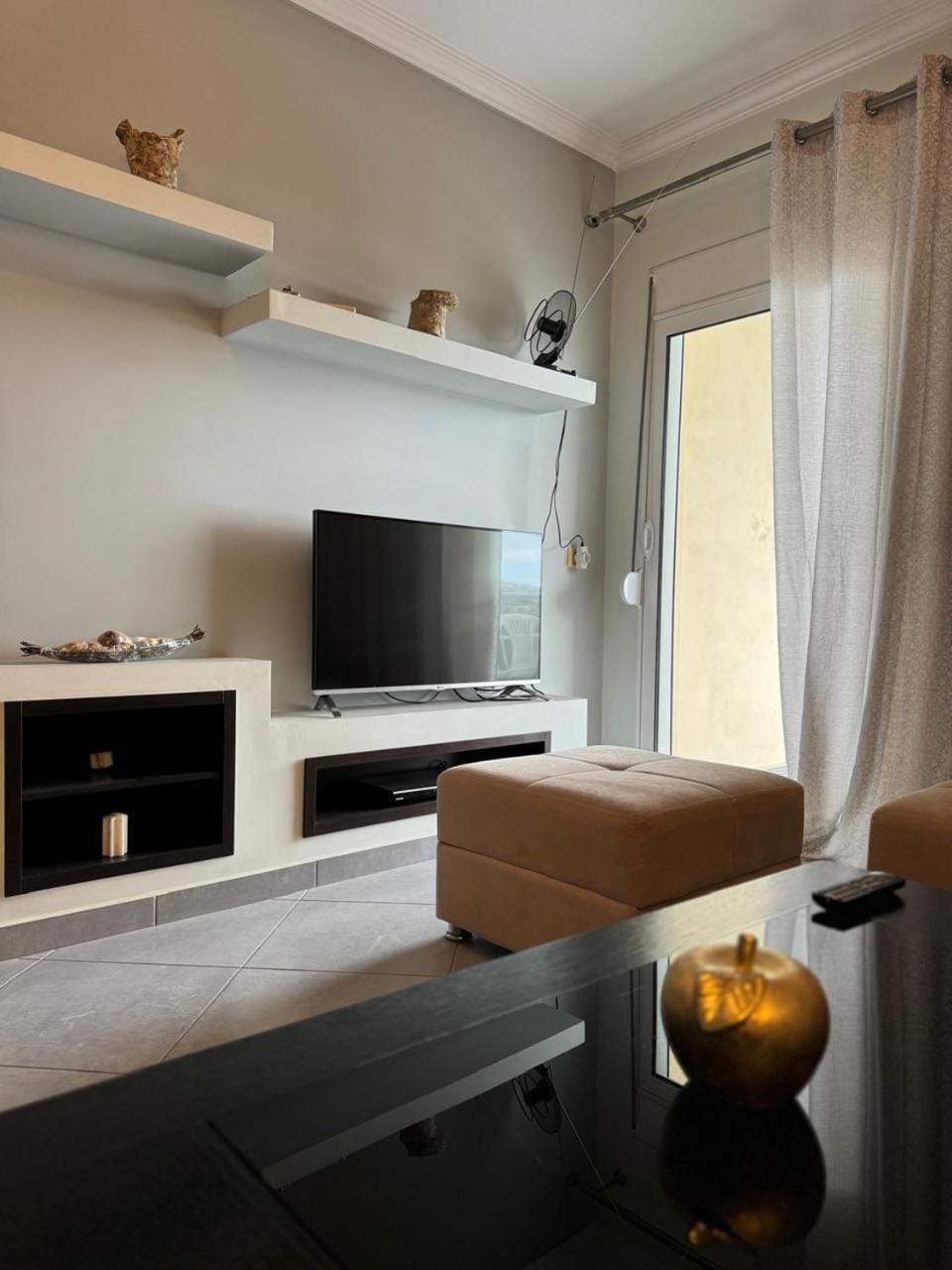 Communal lounge/ TV room, TV and multimedia, Kitchen or kitchenette, Living room, Seating area, Evening entertainment