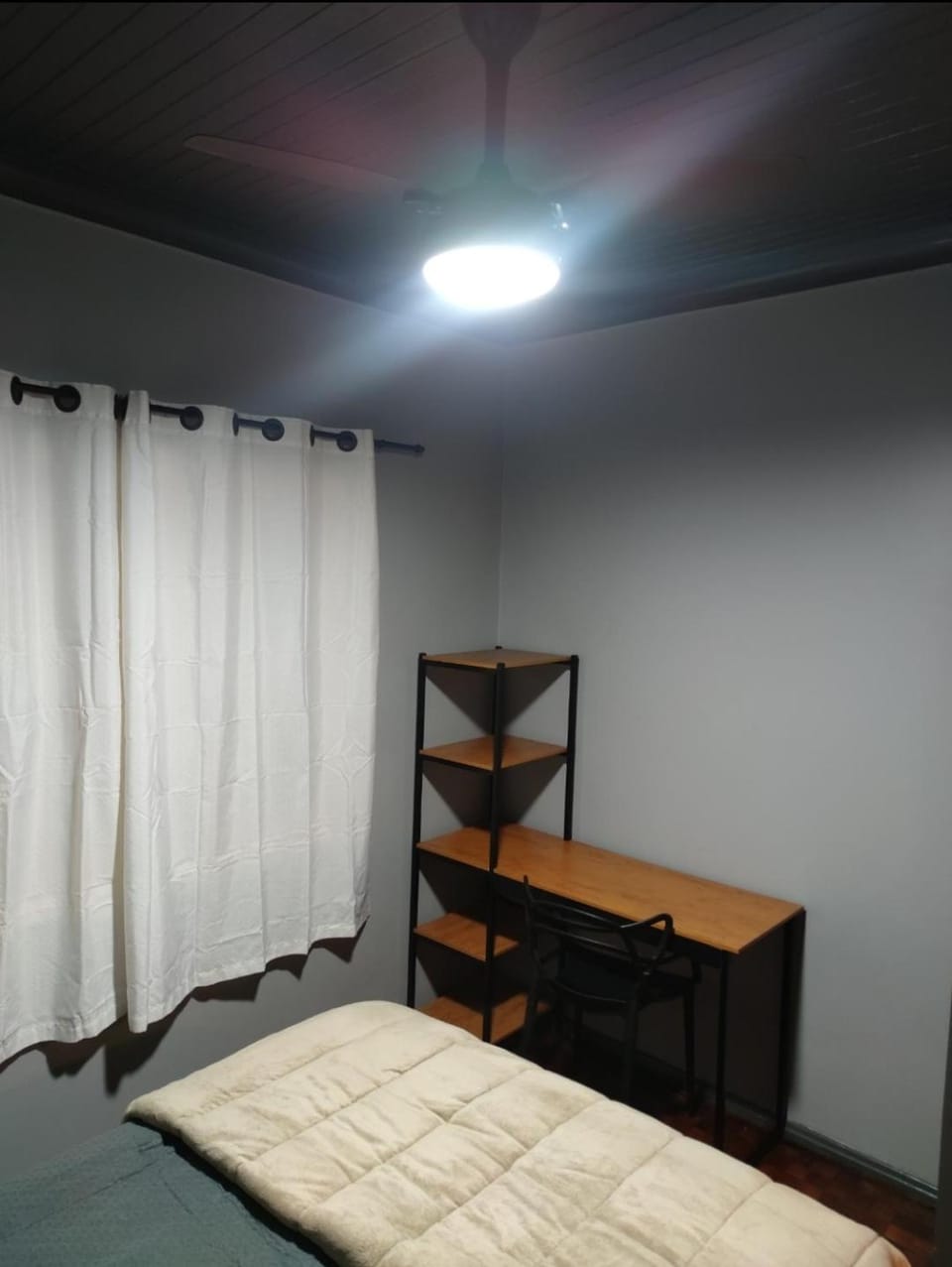 Bed, Bedroom, air conditioner