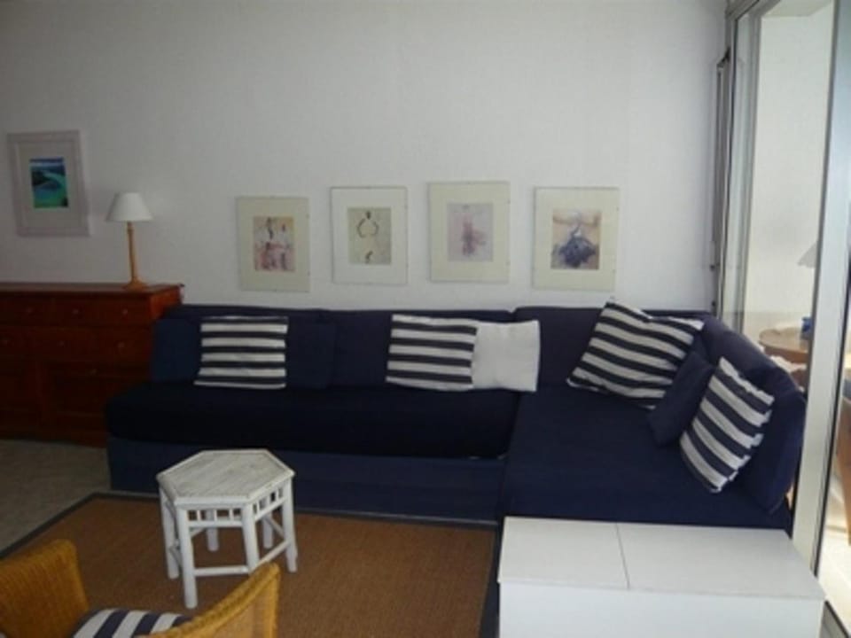 Appartement 2 Pièces Cabine Climatise 4 Pers Avec Terrasse Privee et Piscine à 200m Plage - FR-1-731-85 Cabin in Le Grau-du-Roi