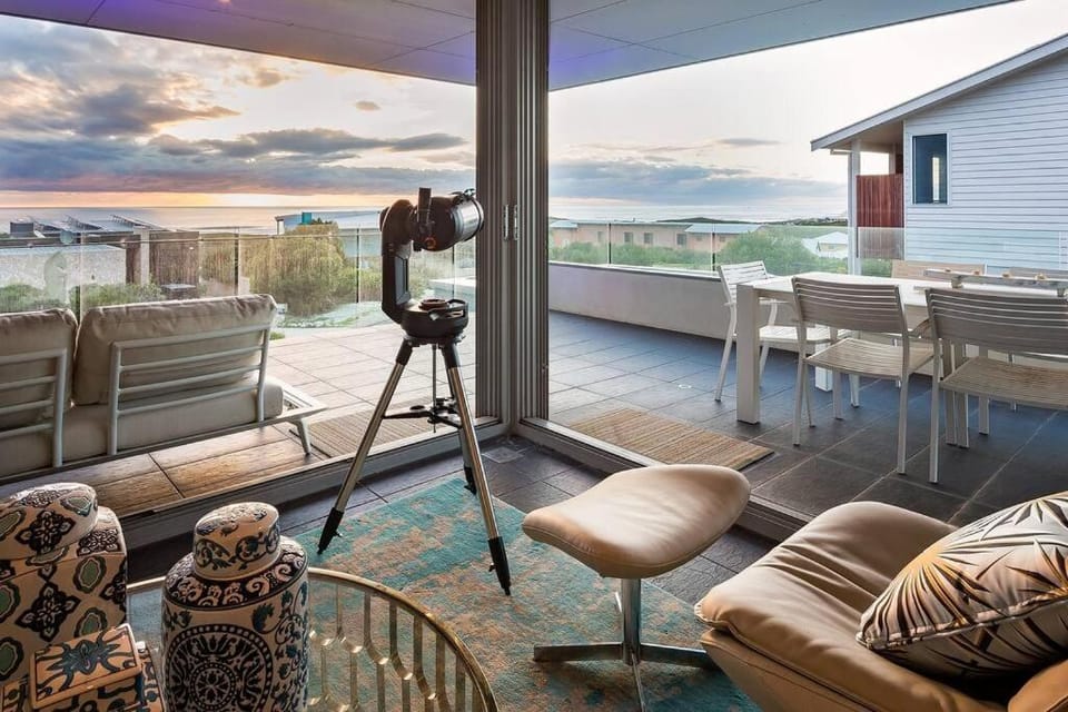Fragrant Harbour - wood fire & stunning ocean views House in Margaret River
