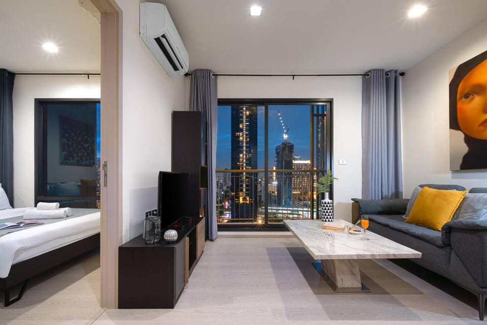 Luxury Art apt Downtown Metro Bangkok-Kitchen-living room Apartment in Bangkok