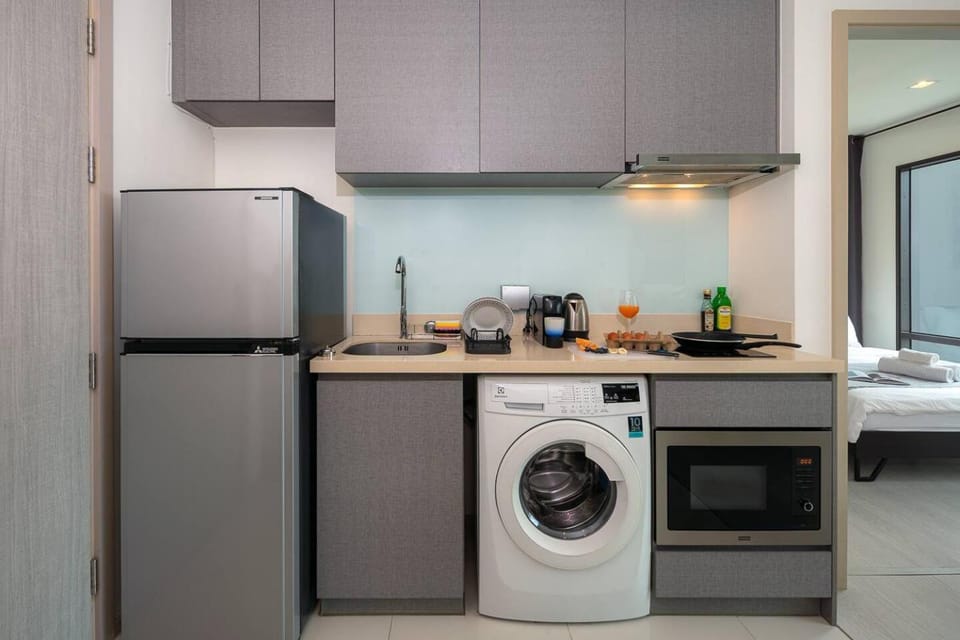Luxury Art apt Downtown Metro Bangkok-Kitchen-living room Apartment in Bangkok