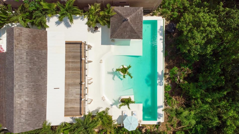 Property building, Day, Swimming pool, internet