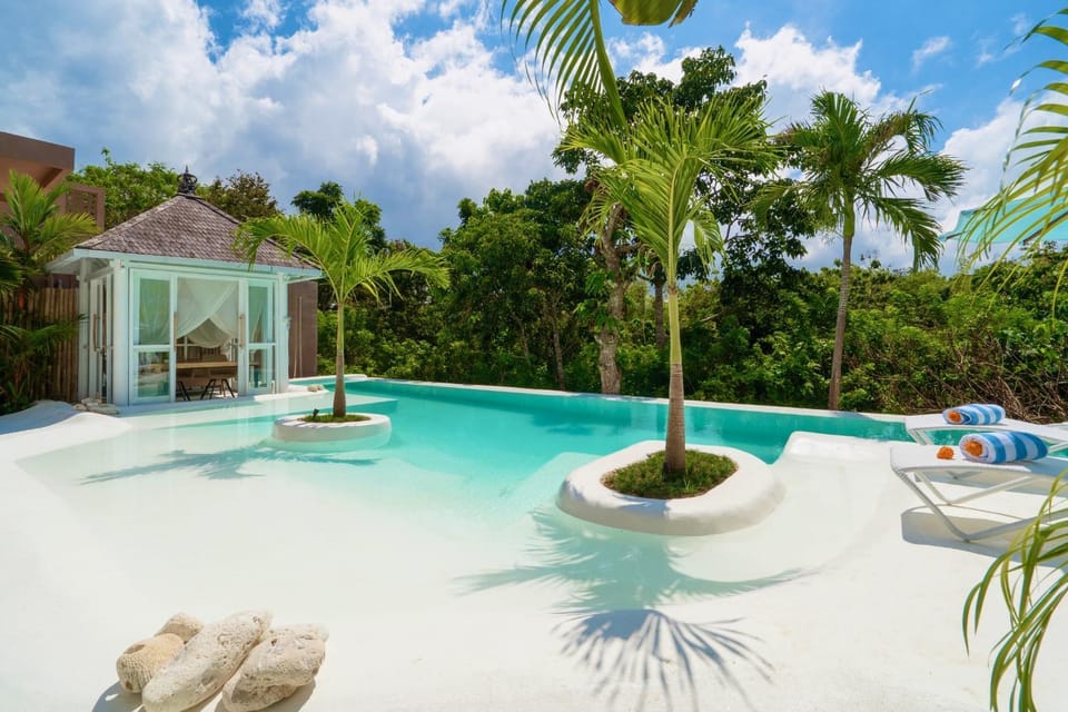 Pool view, Swimming pool, internet, sunbed