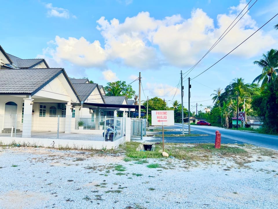 Property building, Neighbourhood, Street view