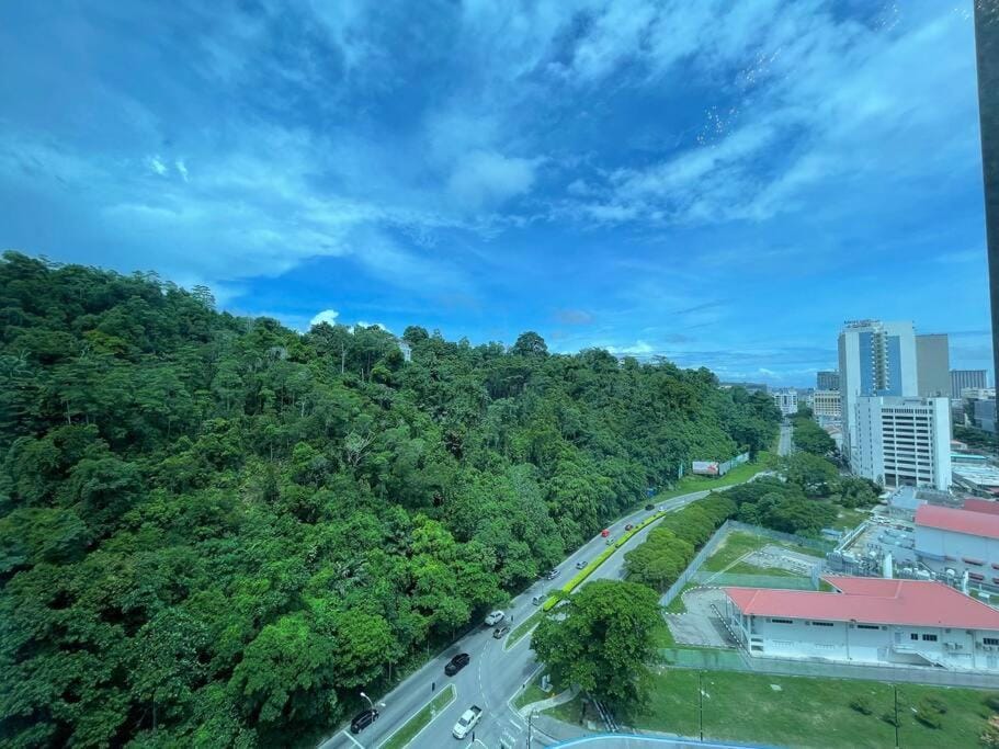 Birds Of Paradise Seaview Suite Jesselton Quay 天堂鸟海景套房 Apartment in Kota Kinabalu