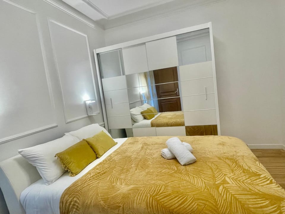 Bed, Photo of the whole room, Bedroom, towels, wardrobe