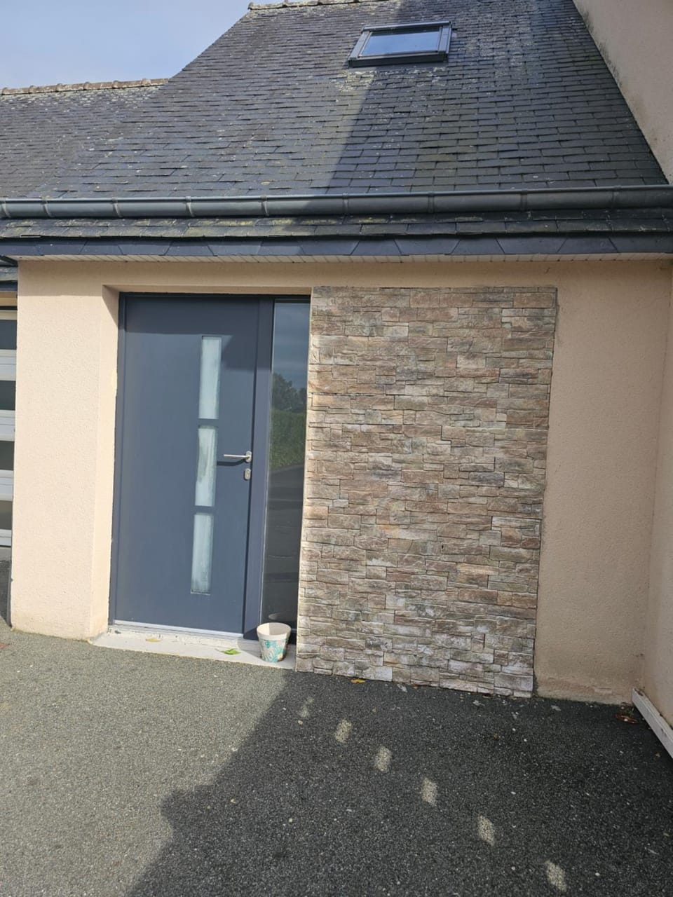 Facade/entrance