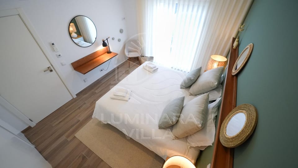 Bathroom, Bedroom, Facility for disabled guests, Bath, bidet, wardrobe, air conditioner