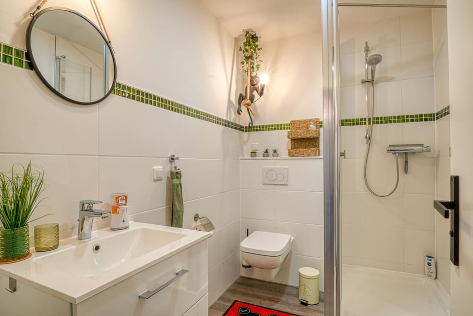 Shower, Bathroom, towels