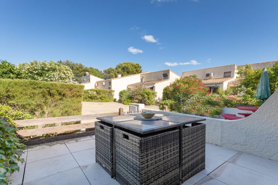 Patio, Garden view