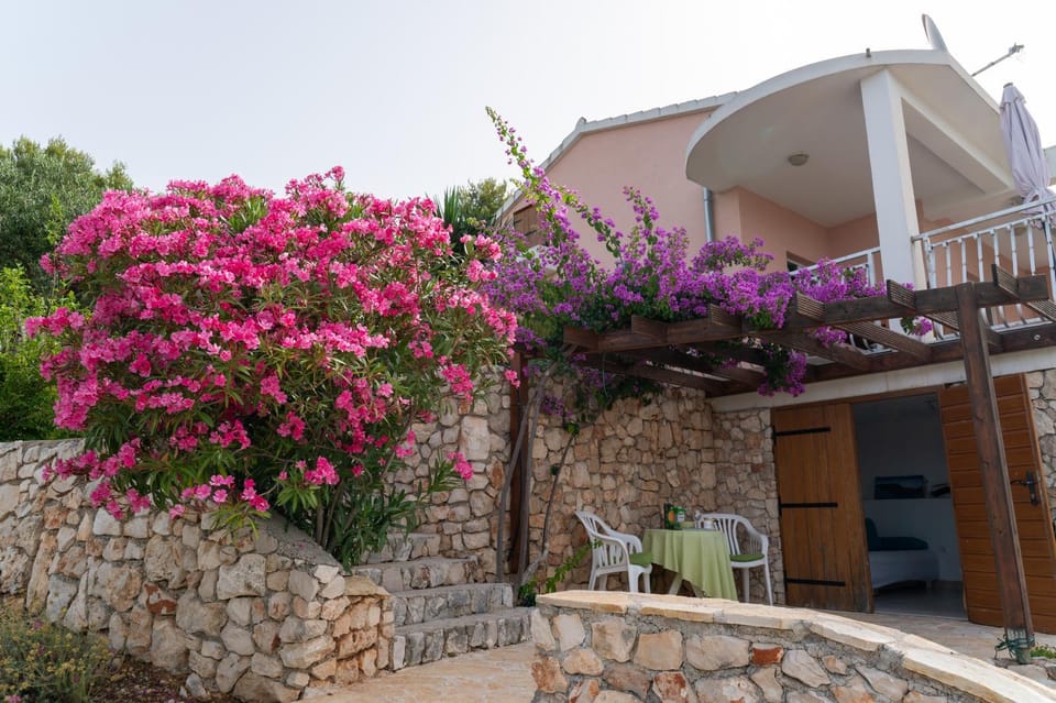 Villa Mira Villa in Šibenik-Knin County, Croatia
