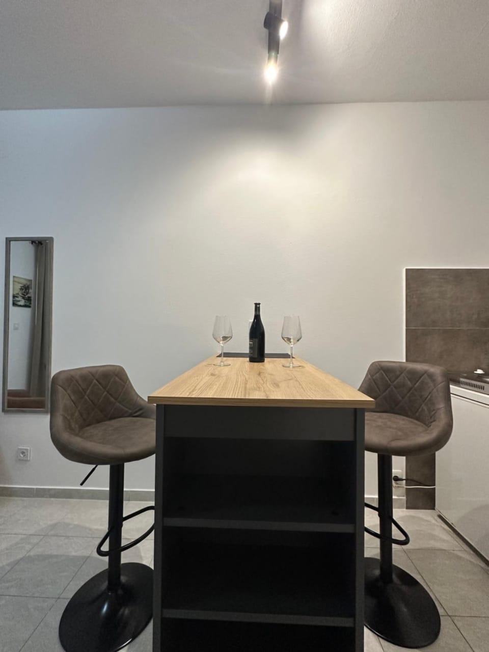 Seating area, Dining area
