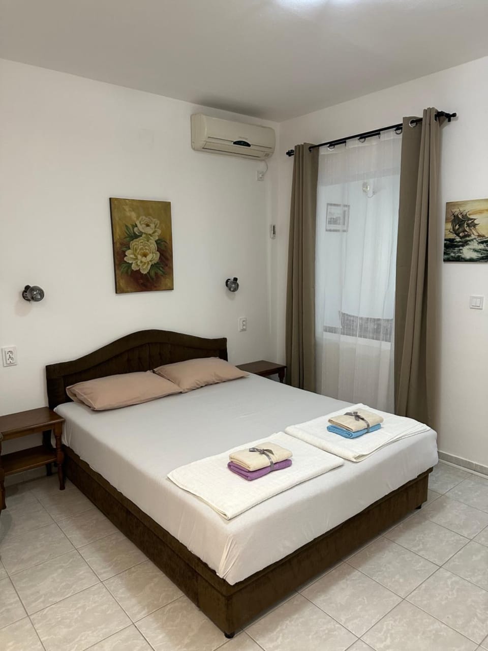 Bed, Bedroom, air conditioner
