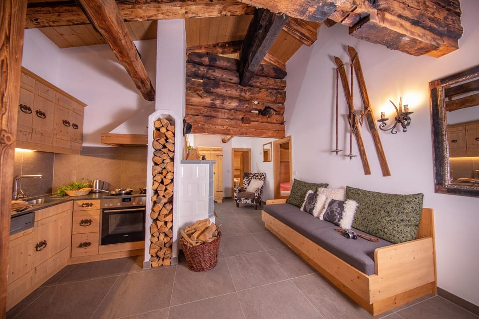 Kitchen or kitchenette, Living room