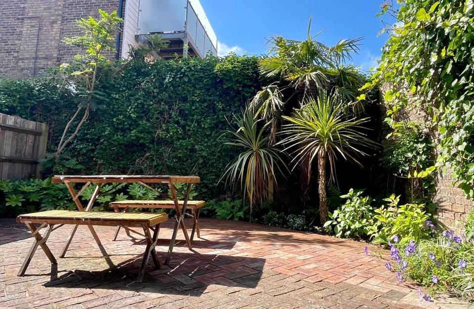 Patio, Day, Garden, Garden, Balcony/Terrace, Dining area, Garden view