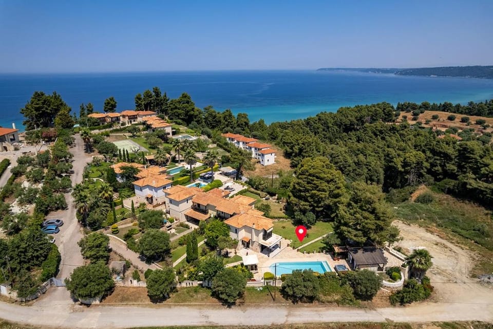 Eco Stone Villa with Private Pool and Jacuzzi Villa in Halkidiki