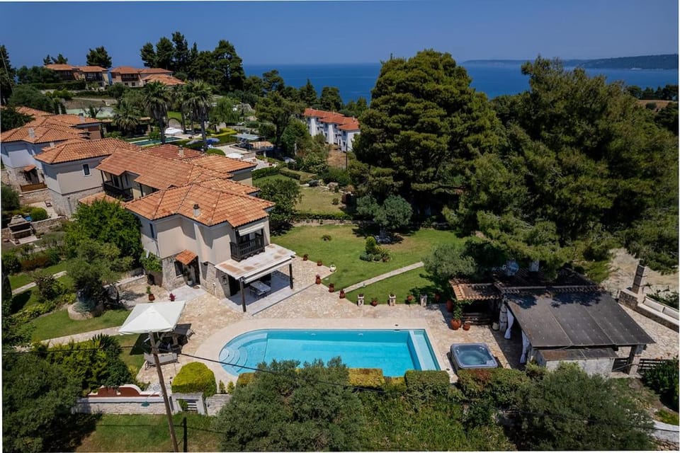 Eco Stone Villa with Private Pool and Jacuzzi Villa in Halkidiki