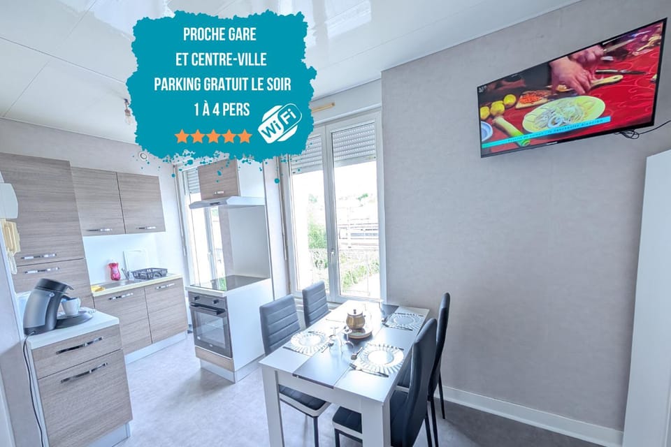 Communal lounge/ TV room, TV and multimedia, Dining area, concierge, oven