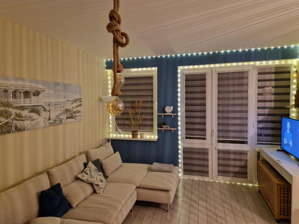Sea View Apartment - 2 min to Beach - Large Balcony - Pool - Riviera Fort Apartment in Nessebar