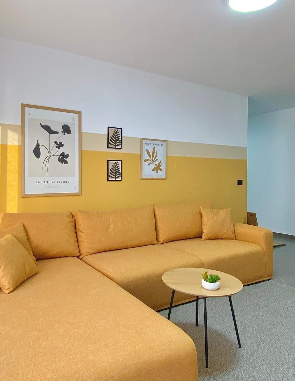 Lulu Suites - Sunny Apartment in Tirana County, Albania