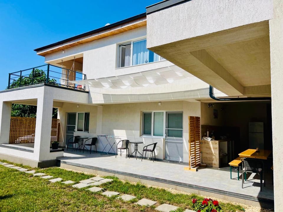 Balcony/Terrace, Kitchen or kitchenette, Communal kitchen, kitchen