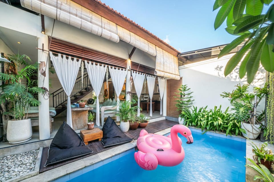 3BR Canggu Shortcut Villa, Walk to ATLAS and FINNS Villa in North Kuta