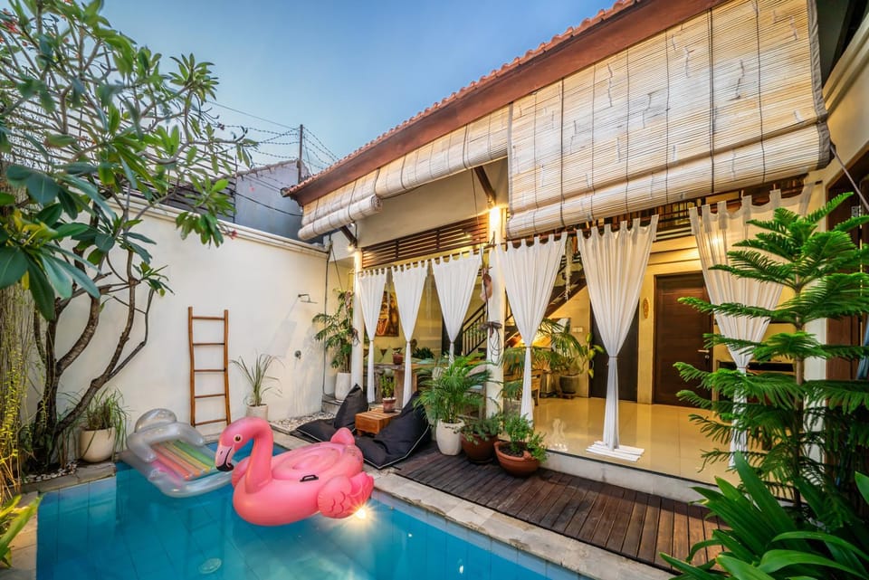 3BR Canggu Shortcut Villa, Walk to ATLAS and FINNS Villa in North Kuta