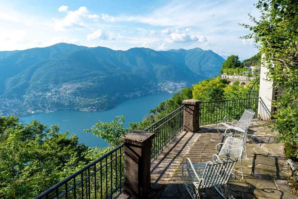 View (from property/room), Lake view, Mountain view