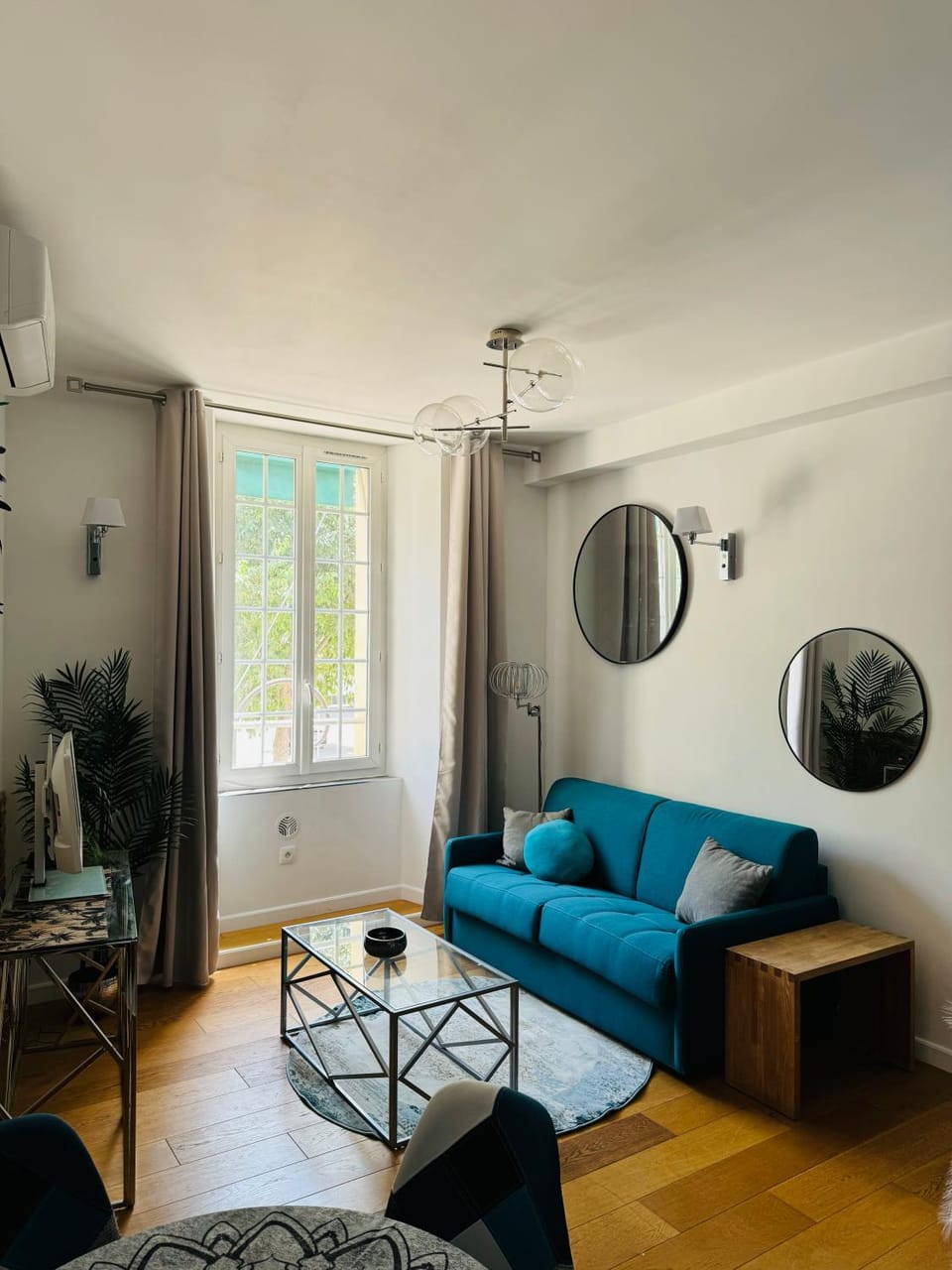 2- Cosy one bedroom apt 2-4p, located Place Nationale Apartment in Antibes